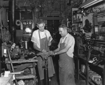 Yırtık Ayakkabı Tamiri